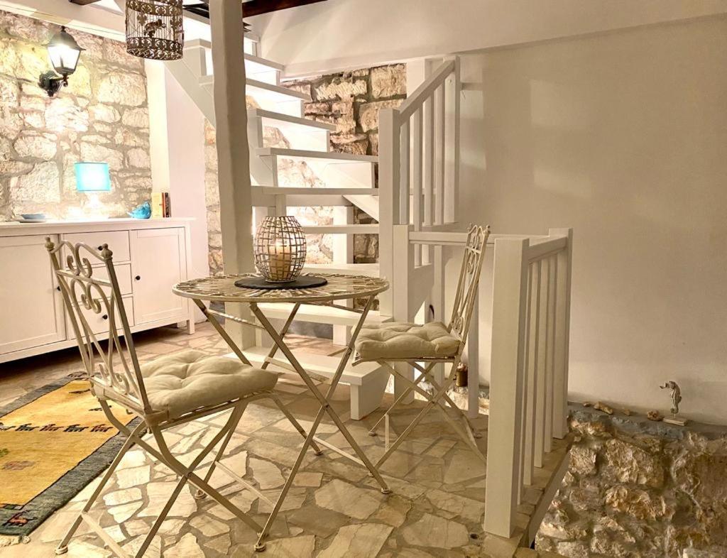 Steinhaus Mit Terrasse Leilighet Rovinj Eksteriør bilde