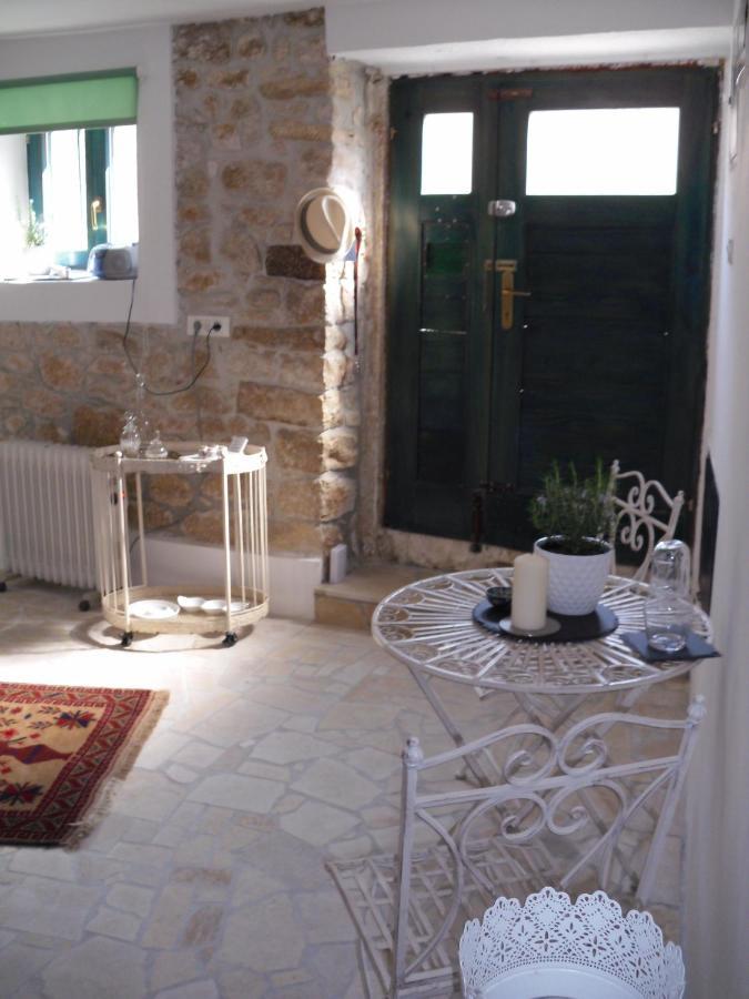 Steinhaus Mit Terrasse Leilighet Rovinj Eksteriør bilde